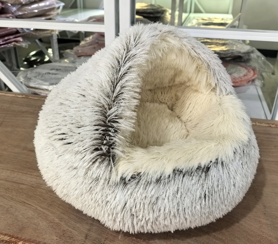 Snuggle Nest Warm Plush Cat Bed – Cozy Anti-Slip Winter Nest